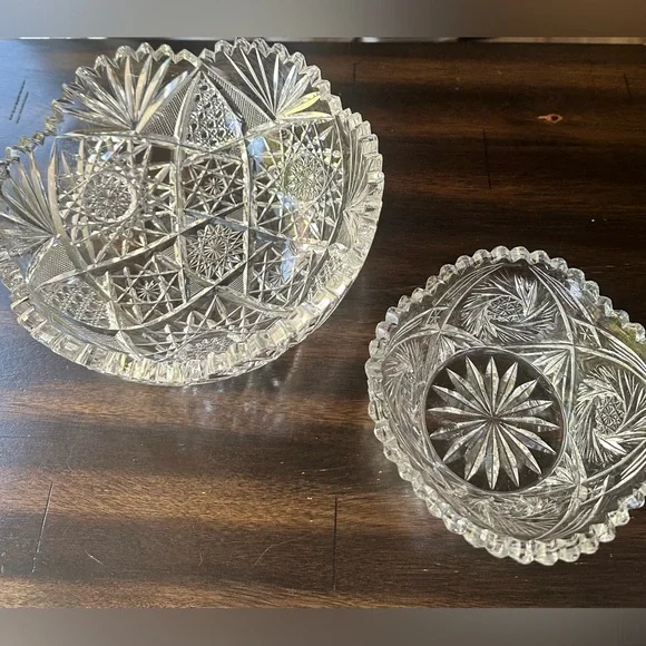 Source Unknown Clear Glass Decorative Bowls - Picture 3 of 5